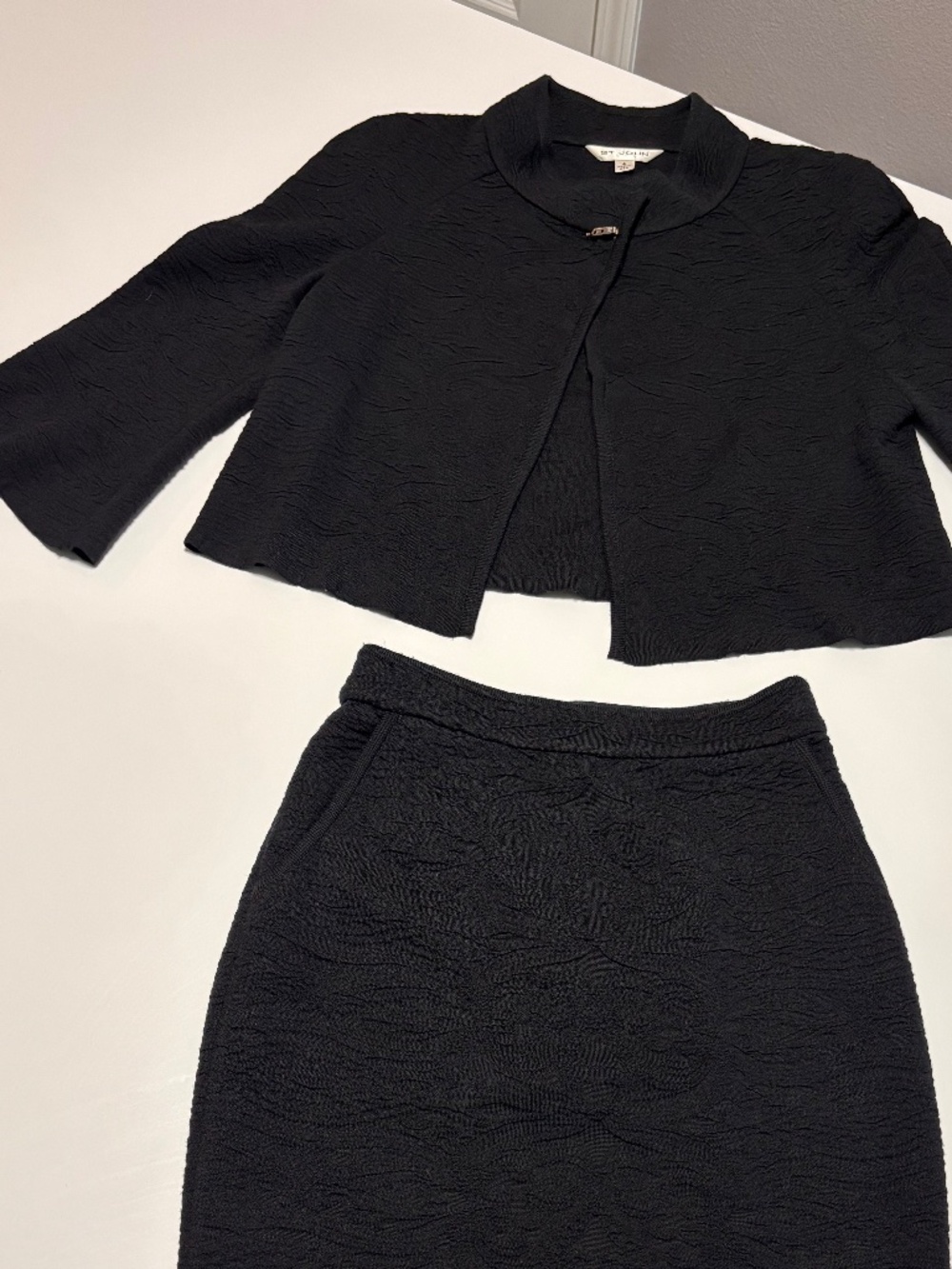 St. John Black Knit Bell Sleeve Jacket Pencil Skirt Suit Set Size 2